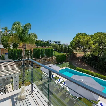 Golf Front Pool, Bbq