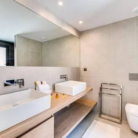 Villa New Luxury 4br Pool, Bbq Estepona