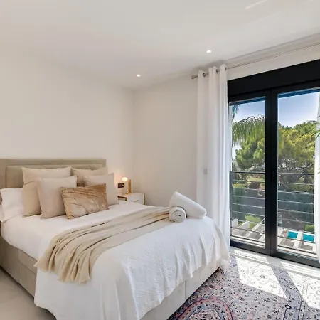 New Luxury 4br Pool, Bbq Villa